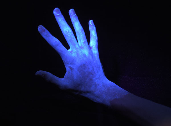 GlitterBug Glowing hand